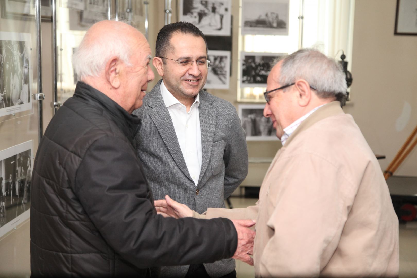 Летопись азербайджанского кино в 300 фотографиях Пярвиза Гулиева (ФОТО)