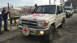 По Лачинской дороге беспрепятственно проехала автоколонна МККК (ФОТО)