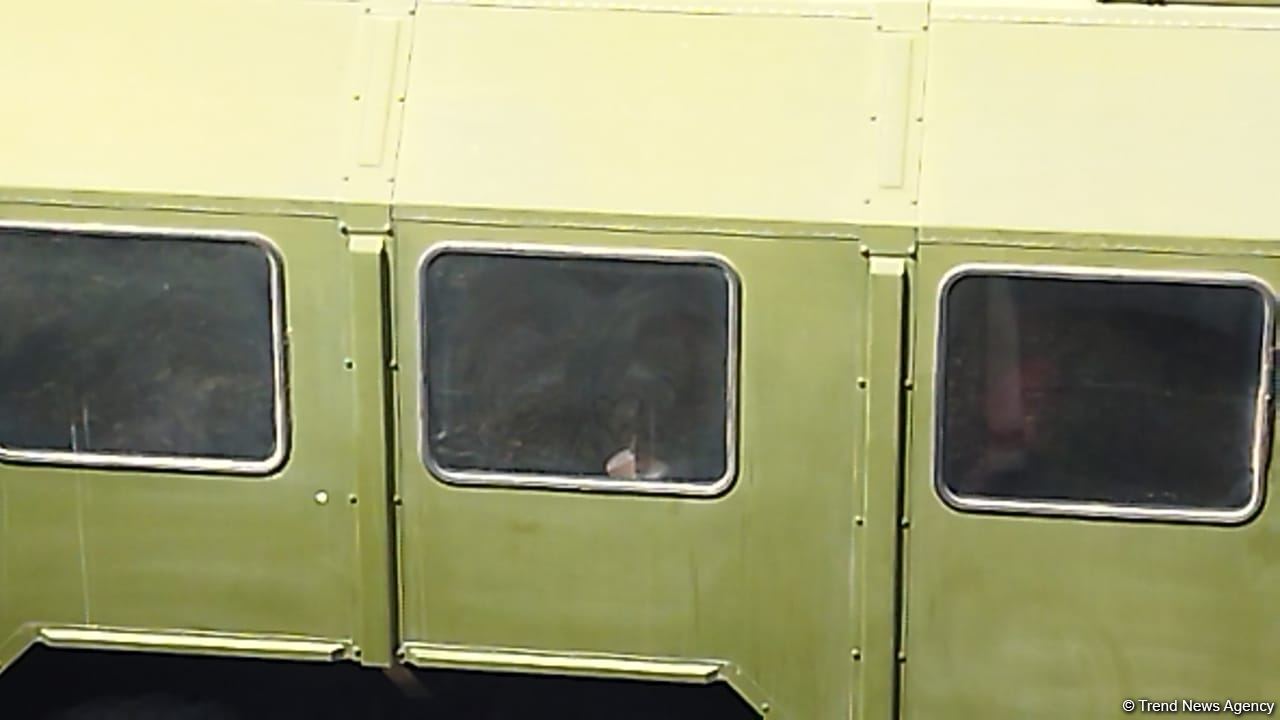 По Лачинской дороге беспрепятственно проехали автомобили РМК с армянскими жителями Карабаха (ФОТО)