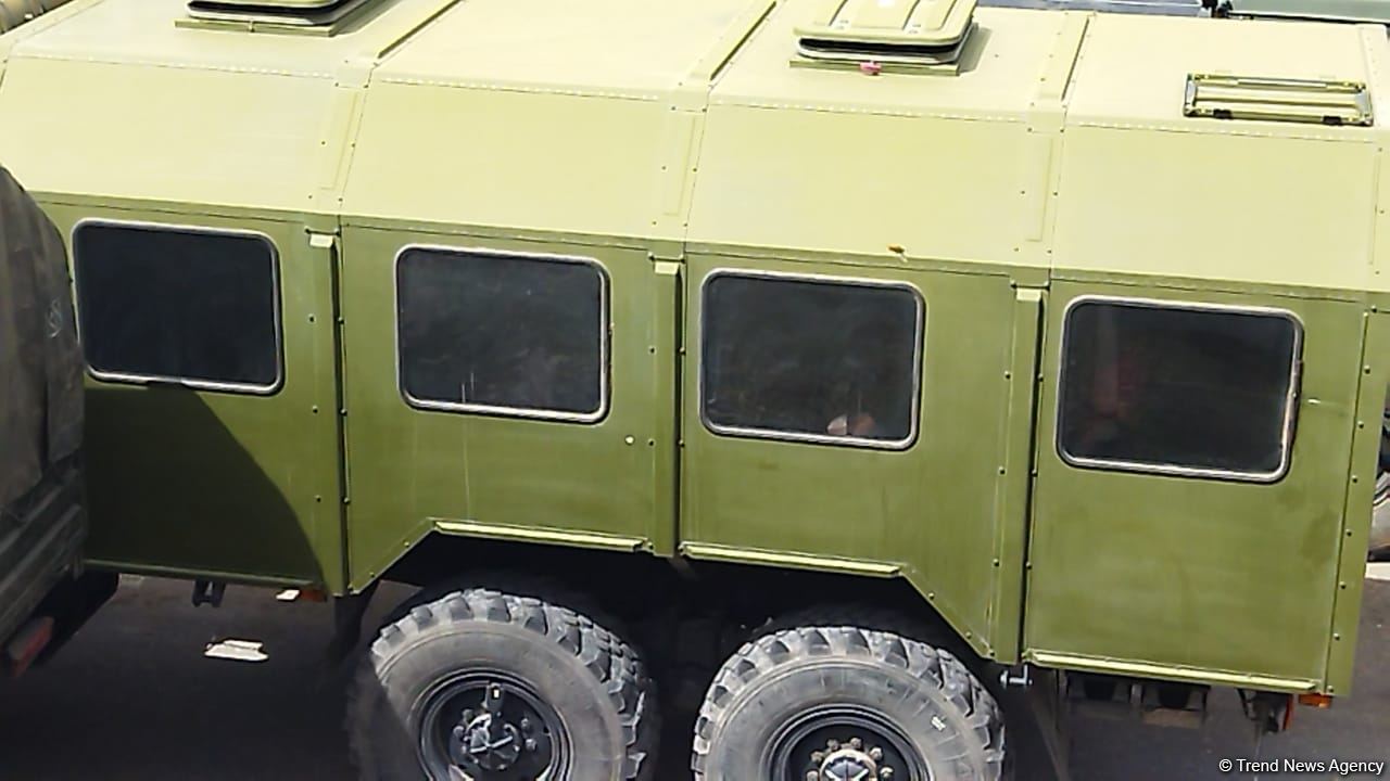 По Лачинской дороге беспрепятственно проехали автомобили РМК с армянскими жителями Карабаха (ФОТО)