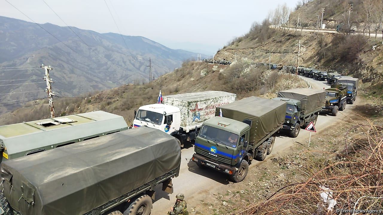 По Лачинской дороге беспрепятственно проехали автомобили РМК с армянскими жителями Карабаха (ФОТО)