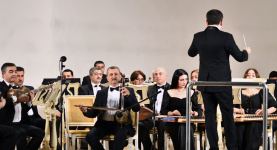 Мустафа Ашуров - от тара до дирижерского пульта  (ВИДЕО, ФОТО)