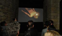 В Баку открылась выставка "По следам прошлых поколений" Школы Современного Искусства YARAT (ФОТО)