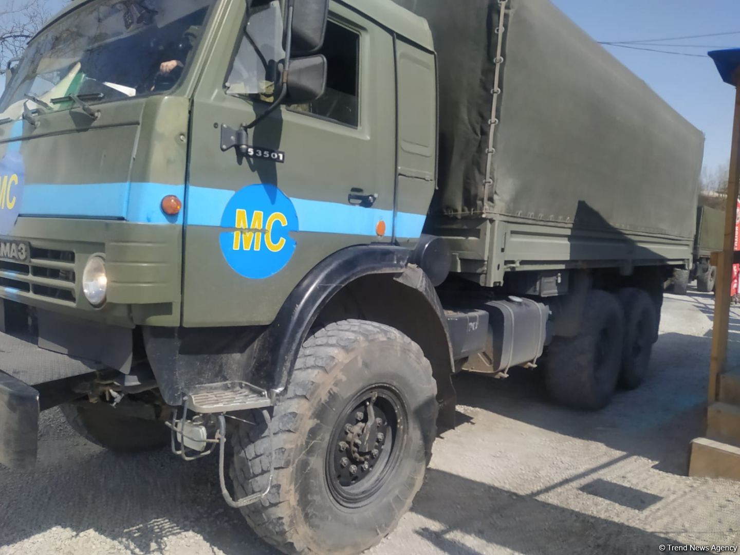 По Лачинской дороге беспрепятственно проехали 10 автомобилей РМК (ФОТО)