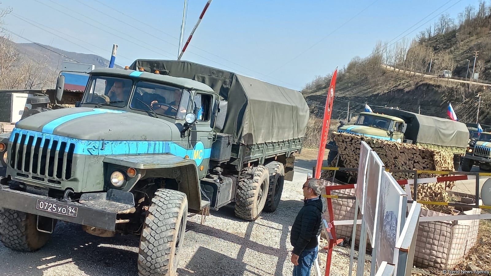По Лачинской дороге беспрепятственно проехали 10 автомобилей РМК (ФОТО)