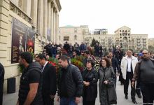 Народного артиста Азера Пашу Нематова аплодисментами проводили в последний путь (ВИДЕО, ФОТО)