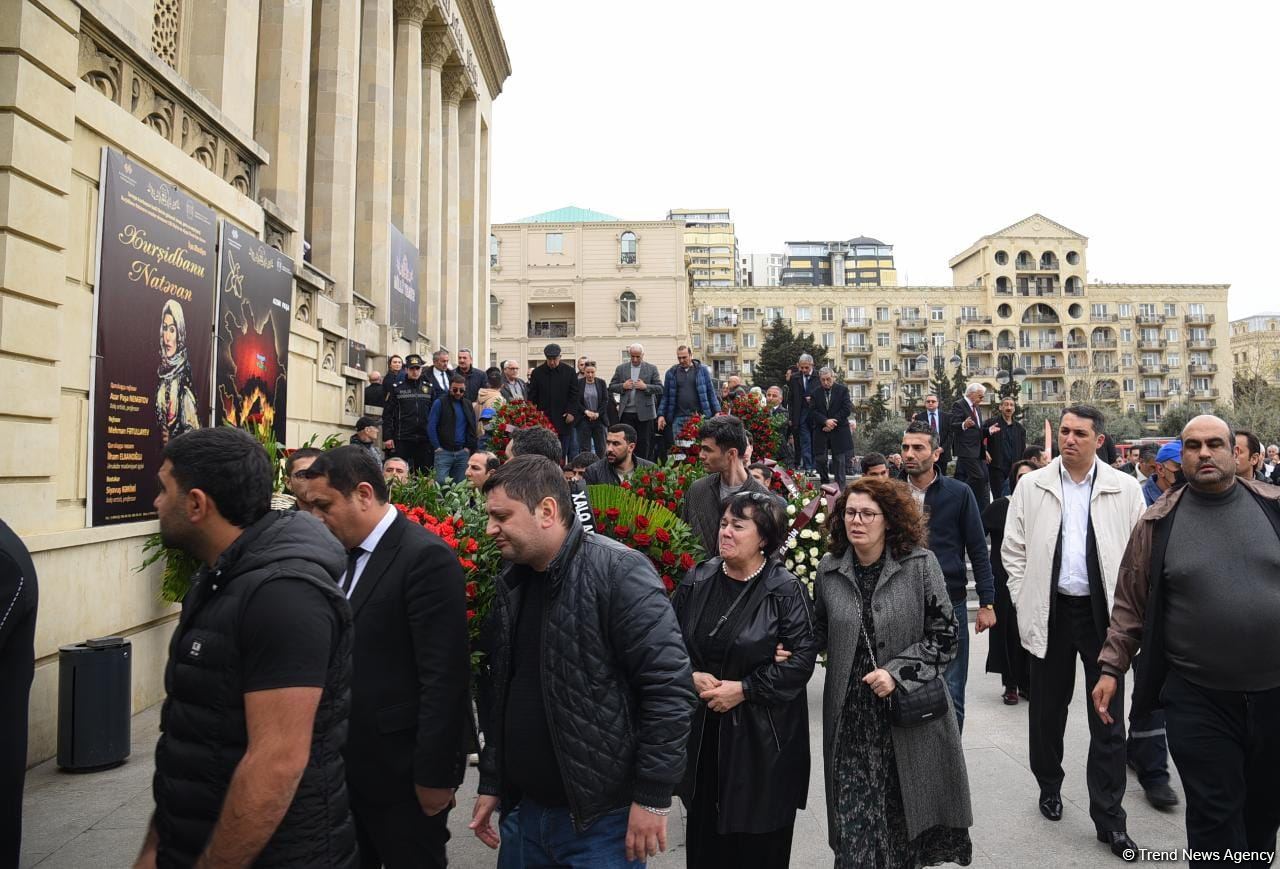 Народного артиста Азера Пашу Нематова аплодисментами проводили в последний путь (ВИДЕО, ФОТО)