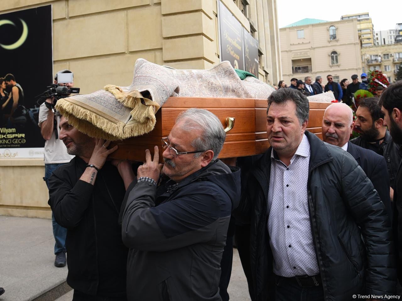 Народного артиста Азера Пашу Нематова аплодисментами проводили в последний путь (ВИДЕО, ФОТО)
