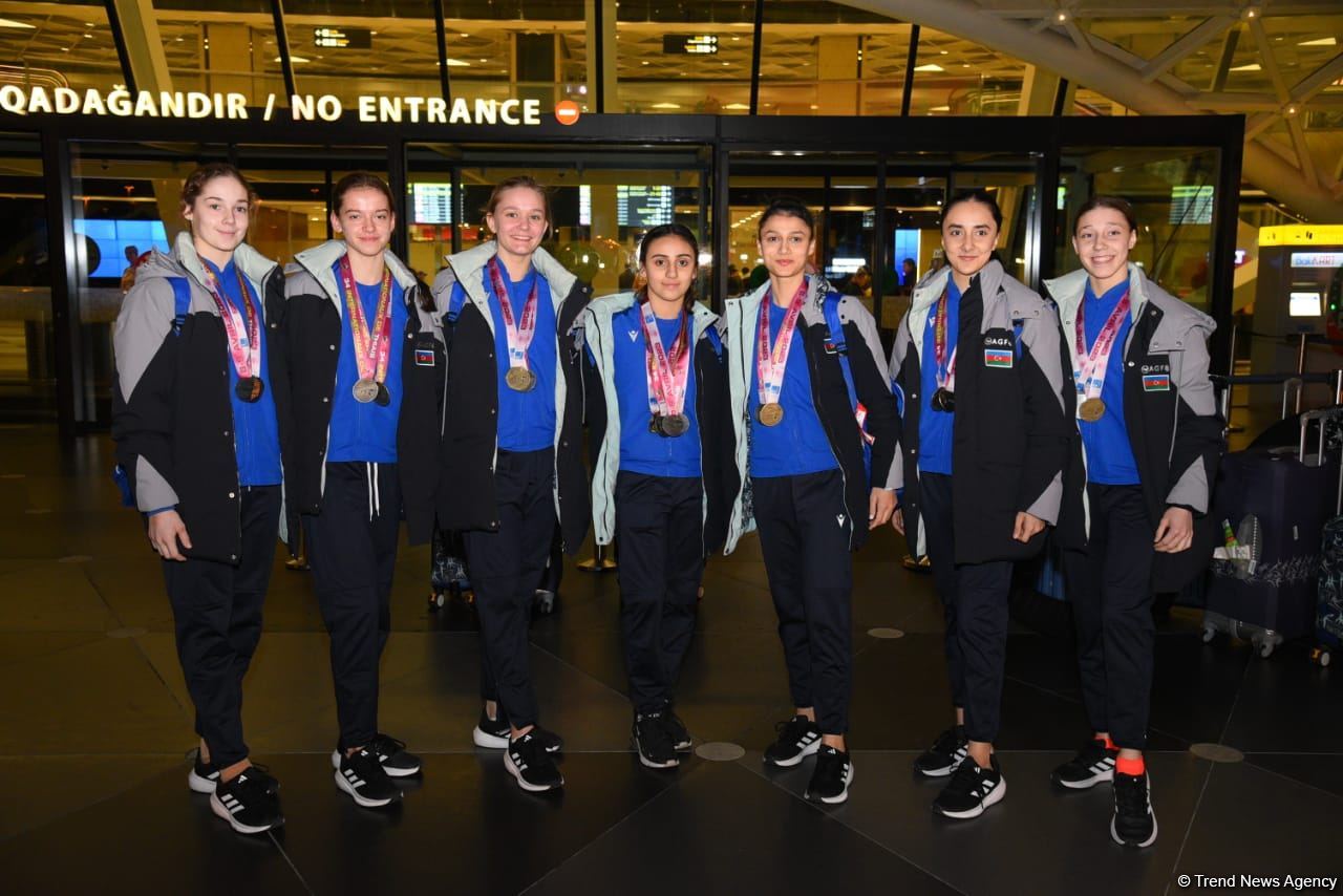 Азербайджанские гимнастки вернулись из Франции с медалями (ФОТО)