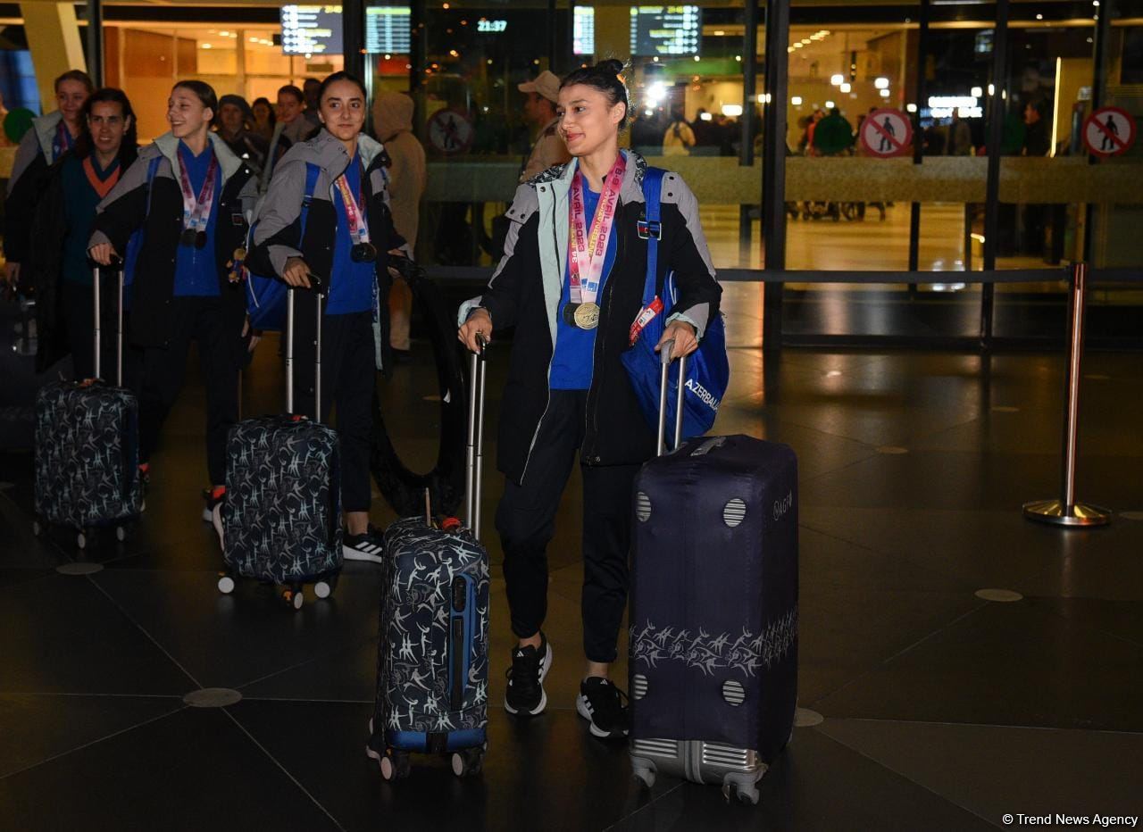 Азербайджанские гимнастки вернулись из Франции с медалями (ФОТО)