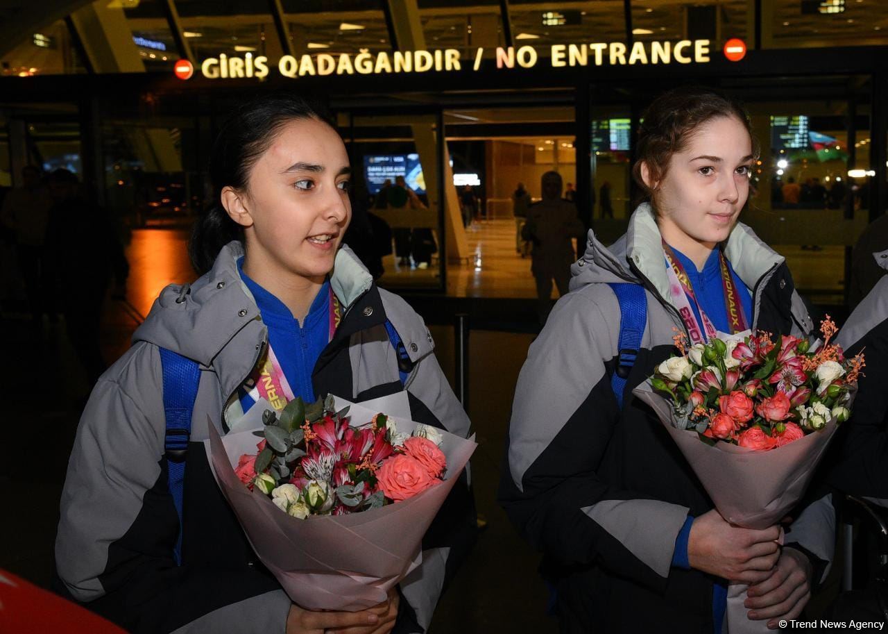 Азербайджанские гимнастки вернулись из Франции с медалями (ФОТО)