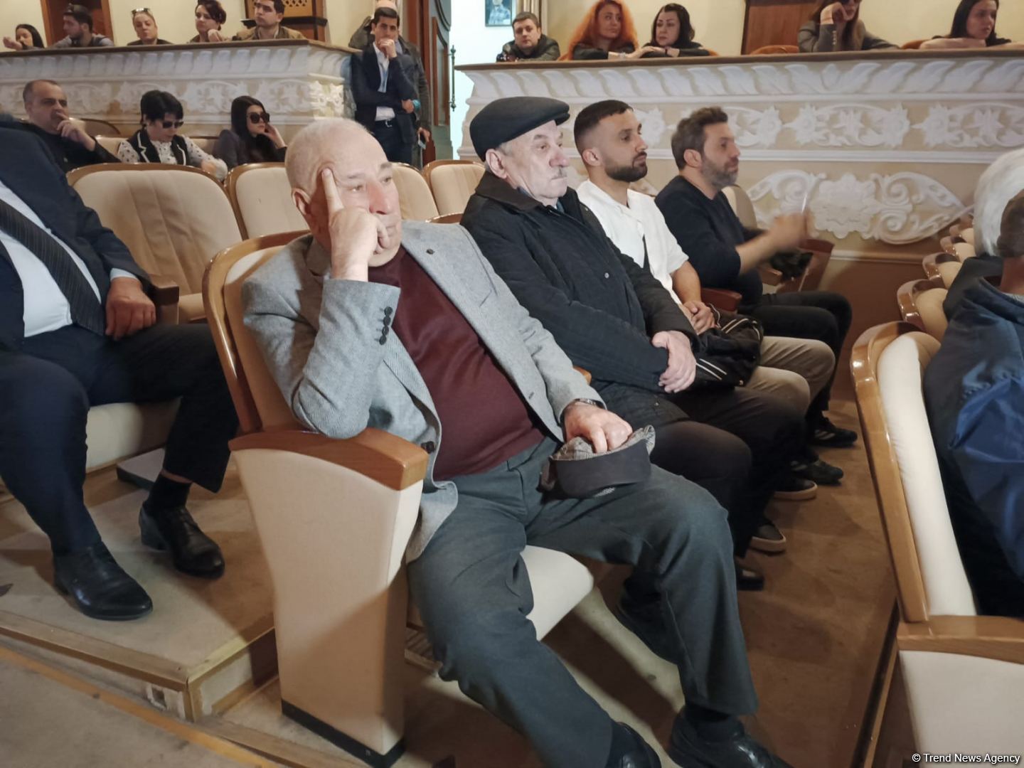 Народного артиста Азера Пашу Нематова аплодисментами проводили в последний путь (ВИДЕО, ФОТО)