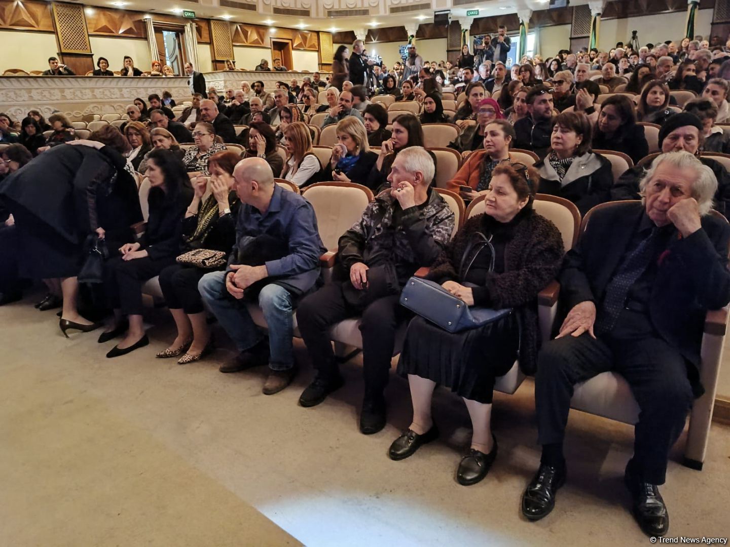 Народного артиста Азера Пашу Нематова аплодисментами проводили в последний путь (ВИДЕО, ФОТО)