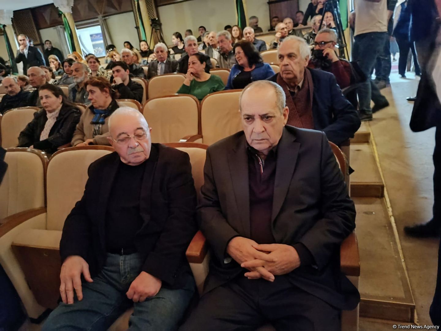 Народного артиста Азера Пашу Нематова аплодисментами проводили в последний путь (ВИДЕО, ФОТО)