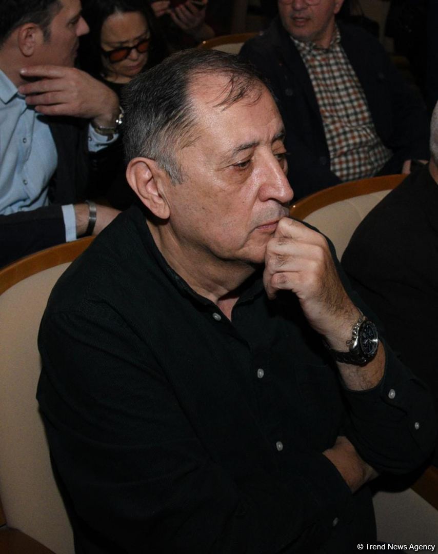 Народного артиста Азера Пашу Нематова аплодисментами проводили в последний путь (ВИДЕО, ФОТО)