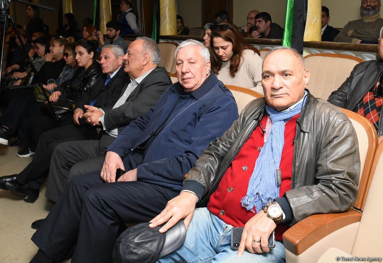 Народного артиста Азера Пашу Нематова аплодисментами проводили в последний путь (ВИДЕО, ФОТО)