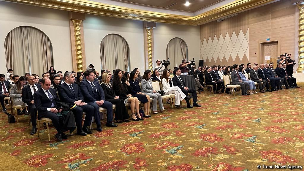 В члены Коллегии адвокатов Азербайджана приняты еще 83 человека (ФОТО)