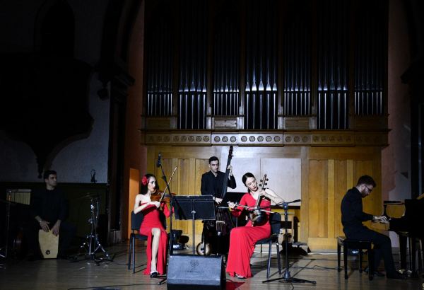 Гармония и красота - Фантастическая атмосфера на концерте в Баку (ФОТО)