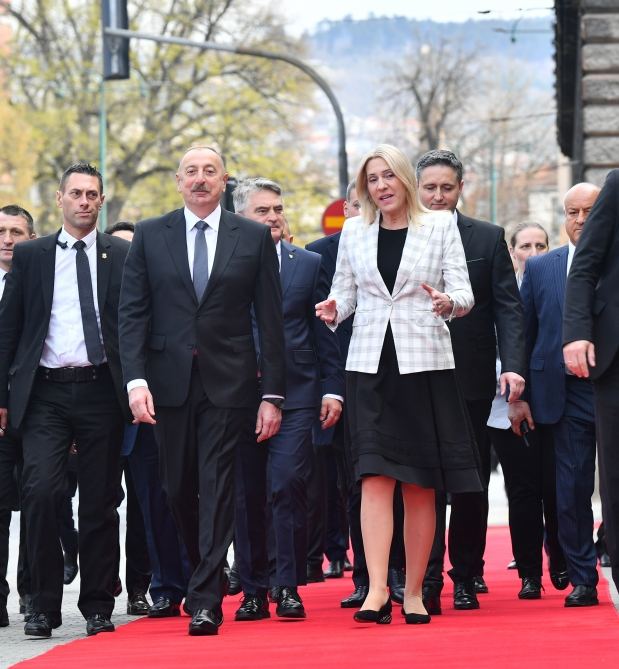 В Сараево состоялась церемония официальной встречи Президента Азербайджана Ильхама Алиева (ФОТО/ВИДЕО)