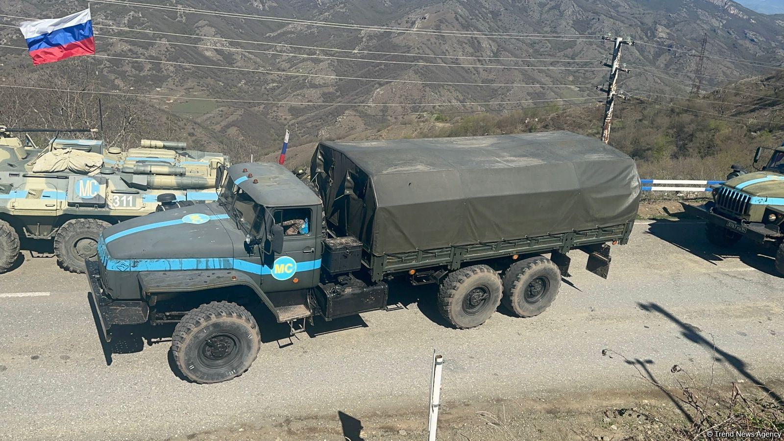 По Лачинской дороге беспрепятственно проехали 5 автомобилей миротворцев (ФОТО)