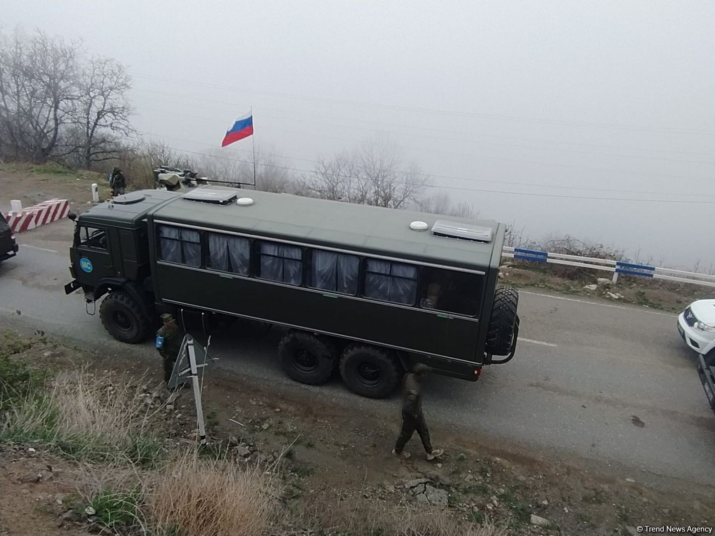 По Лачинской дороге беспрепятственно проехали еще 10 транспортных средств миротворцев (ФОТО)