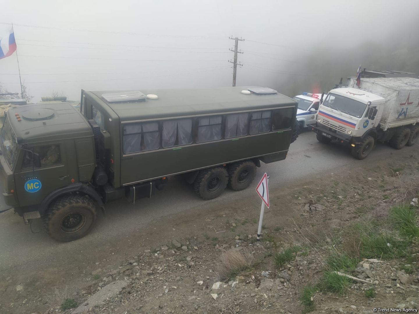 По Лачинской дороге беспрепятственно проехали еще 10 транспортных средств миротворцев (ФОТО)
