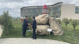 Установлена памятная композиция по случаю побратимства между Бакинским портом и китайским портом Циндао (ФОТО)