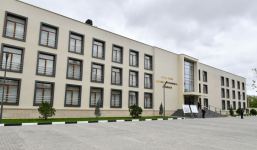 Президент Ильхам Алиев и Первая леди Мехрибан Алиева ознакомились с условиями, созданными в родильном доме и детской поликлинике Сальянской районной центральной больницы (ФОТО/ВИДЕО)