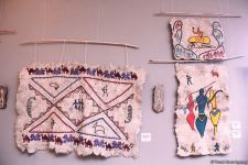 Представлены наскальные рисунки Гобустана в искусстве – живопись, скульптура, ковры, современные мотивы (ФОТО)