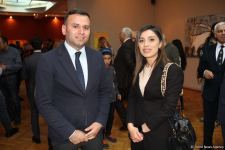 Представлены наскальные рисунки Гобустана в искусстве – живопись, скульптура, ковры, современные мотивы (ФОТО)