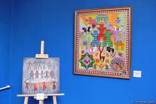 Представлены наскальные рисунки Гобустана в искусстве – живопись, скульптура, ковры, современные мотивы (ФОТО)