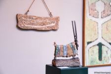 Представлены наскальные рисунки Гобустана в искусстве – живопись, скульптура, ковры, современные мотивы (ФОТО)