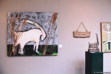 Представлены наскальные рисунки Гобустана в искусстве – живопись, скульптура, ковры, современные мотивы (ФОТО)