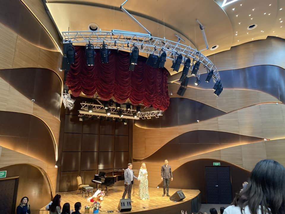 Редкий мужской голос восхищает... Восточная лирика Мирза Шафи Вазеха в западной музыке (ВИДЕО, ФОТО)