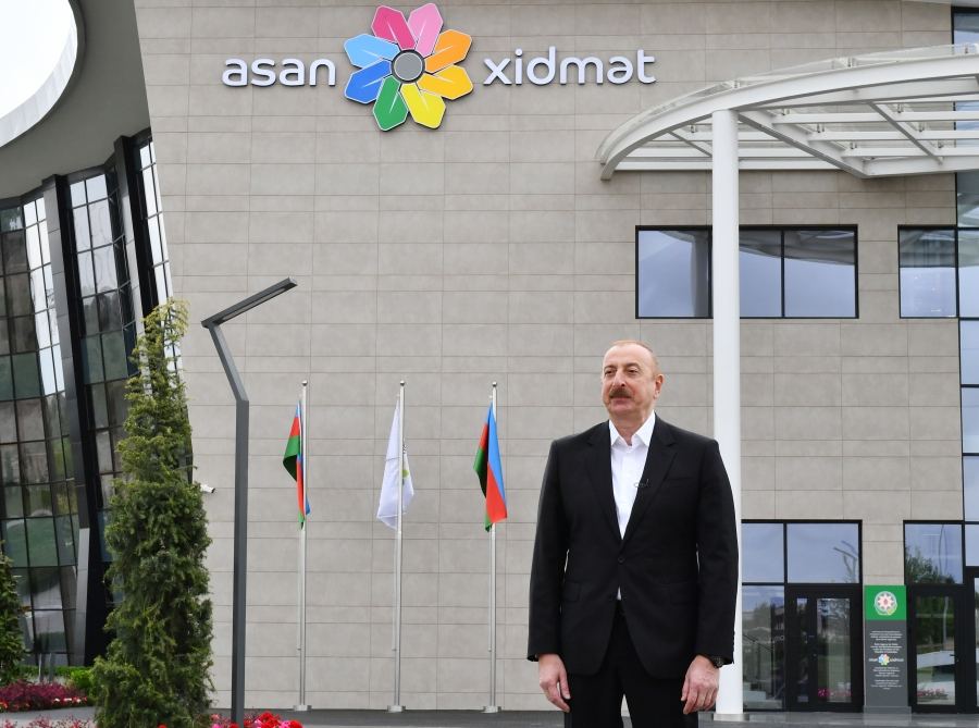Президент Ильхам Алиев дал интервью Азербайджанскому телевидению (ФОТО/ВИДЕО)