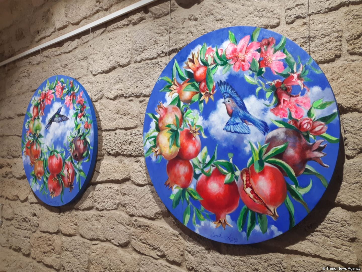 Вне времени! От притягательных картин Эмиля Азиза невозможно отвести взгляд (ФОТО)