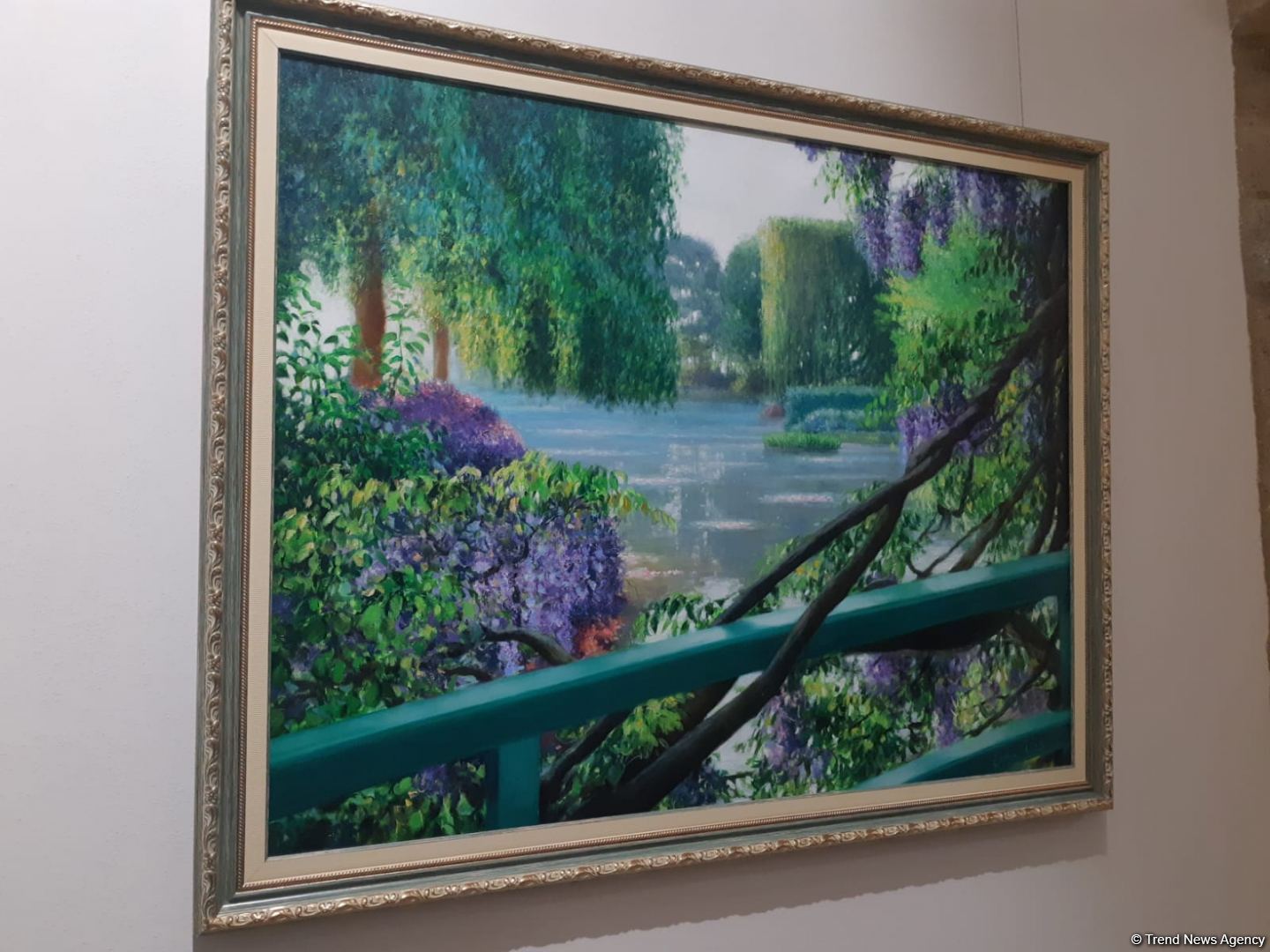 Вне времени! От притягательных картин Эмиля Азиза невозможно отвести взгляд (ФОТО)