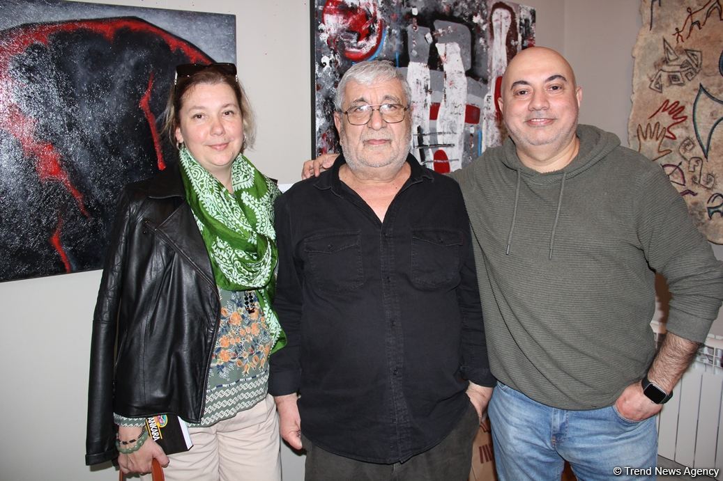 Представлены наскальные рисунки Гобустана в искусстве – живопись, скульптура, ковры, современные мотивы (ФОТО)