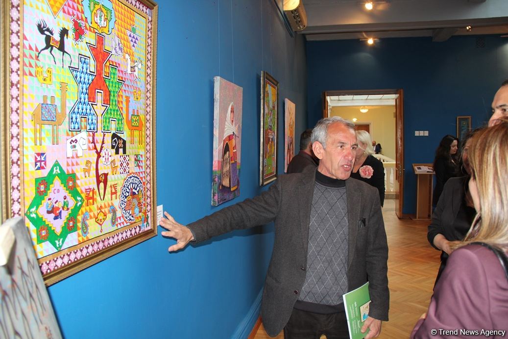 Представлены наскальные рисунки Гобустана в искусстве – живопись, скульптура, ковры, современные мотивы (ФОТО)