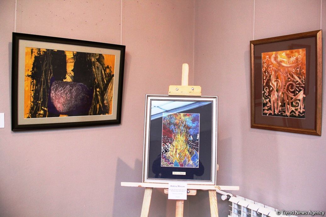 Представлены наскальные рисунки Гобустана в искусстве – живопись, скульптура, ковры, современные мотивы (ФОТО)