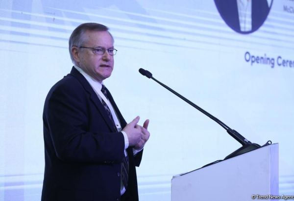 В Азербайджане очень тщательный подход к вопросу человеческих ресурсов -
Дэвид Лютс