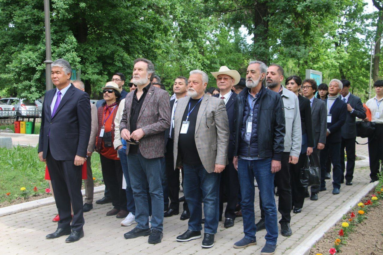 Работы азербайджанских мастеров в рамках проекта ТЮРКСОЙ в Ташкенте. Сакит Мамедов награжден золотой медалью (ФОТО)