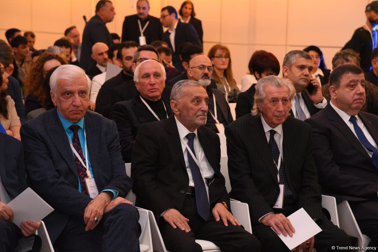 В Центре Гейдара Алиева открылся кинофорум "Азербайджанское кино - 125: Реальность, вызовы и цели" (ФОТО)