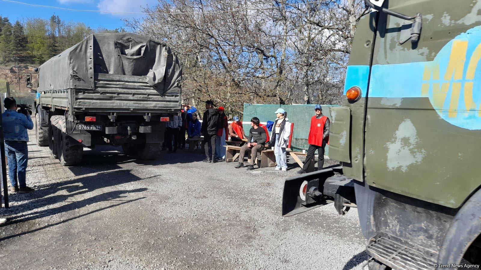 По Лачинской дороге беспрепятственно проехали 5 автомобилей миротворцев (ФОТО)
