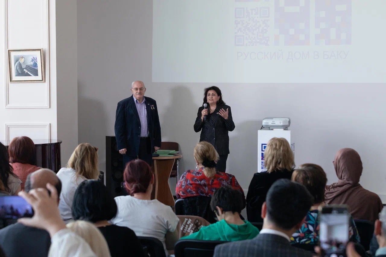 Состоялась презентация книги Эльдара Ахадова "Харыбюльбюль" о выдающихся личностях Азербайджана (ФОТО)