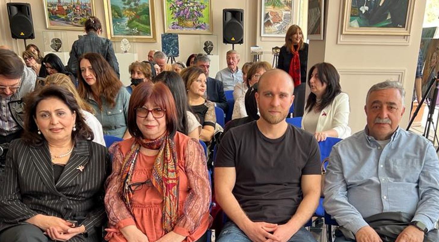 Состоялась презентация книги Эльдара Ахадова "Харыбюльбюль" о выдающихся личностях Азербайджана (ФОТО)