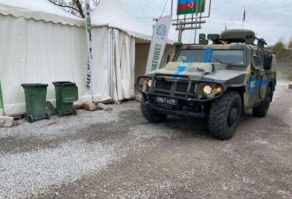 По Лачинской дороге беспрепятственно проехали 2 автомобиля миротворцев (ФОТО)