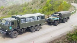 По Лачинской дороге беспрепятственно проехали 2 автомобиля миротворцев (ФОТО)