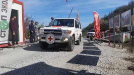 По Лачинской дороге беспрепятственно проехала автоколонна МККК (ФОТО)