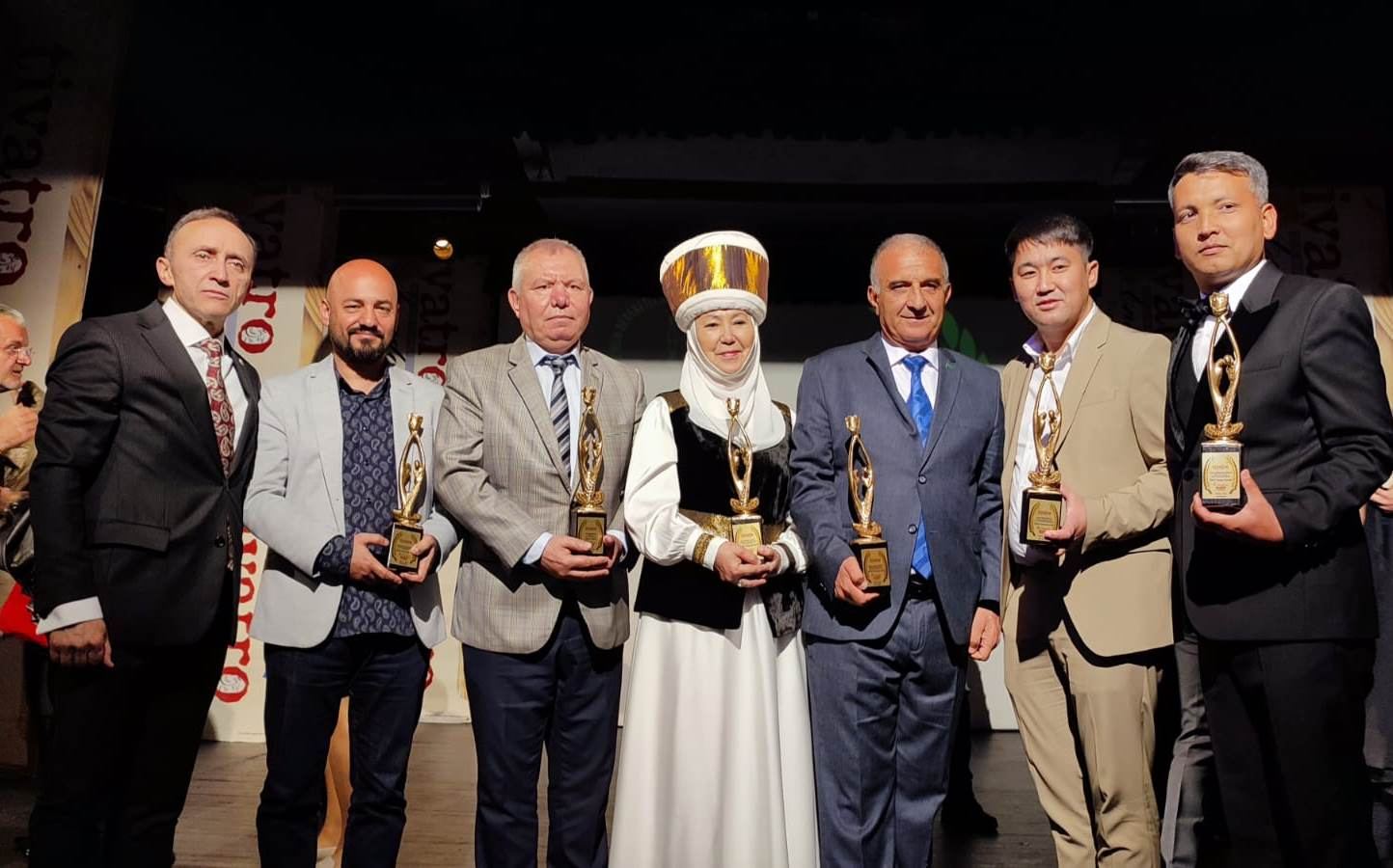 Мустафа Мустафаев признан лучшим театральным сценографом  тюркского мира (ФОТО)